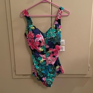 Maxine of Hollywood woman’s swimsuit